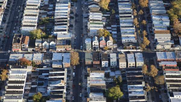 Mortgage rates  fall below 3% again